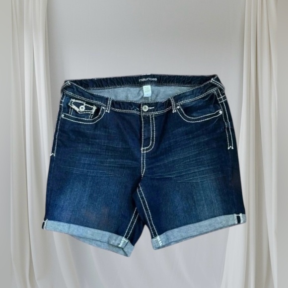 💟➕size Women’s Maurices  Jean Shorts - Picture 4 of 12